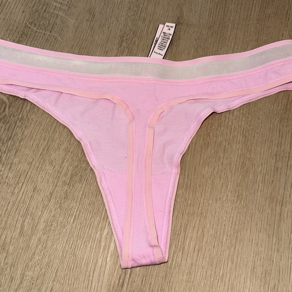 Victoria's Secret Pink Thong - Picture 4 of 5